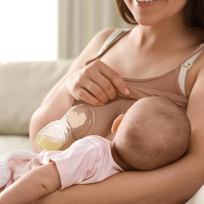 haakaa Silicone Breast Pump and Ladybug Breast Shells Combo - Image 2