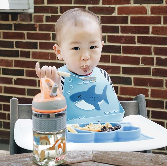 Nuby On The Go Silicone 3D Bib - Image 4