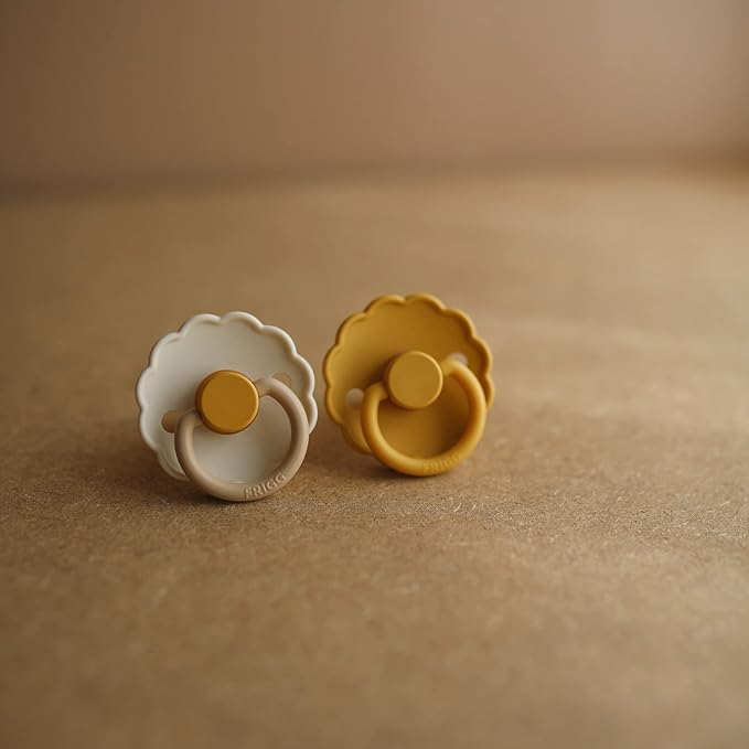 FRIGG Daisy Natural Rubber Baby Pacifier | Made in Denmark | BPA-Free 2-Pack - Image 7