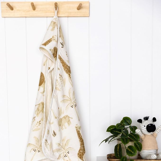 Crane Hooded Towel - Image 4