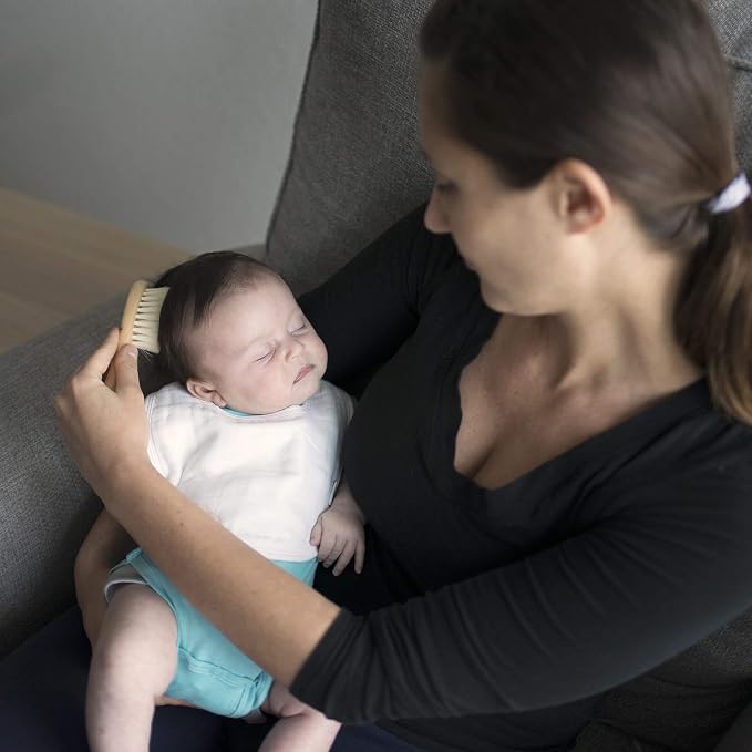 green sprouts Muslin Bibs Made from Organic Cotton| 4 Absorbent Layers Protect - Image 5