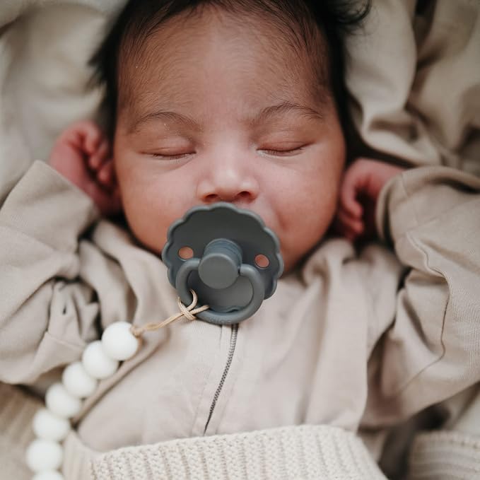 FRIGG Daisy Natural Rubber Baby Pacifier | Made in Denmark | BPA-Free 2-Pack - Image 6