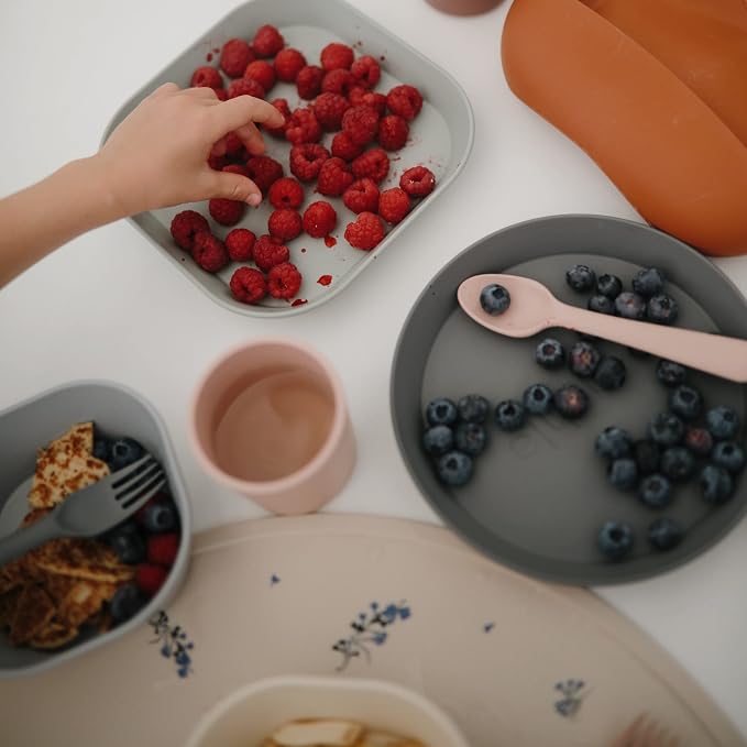 mushie Round Dinnerware Plates for Kids | Made in Denmark - Image 4