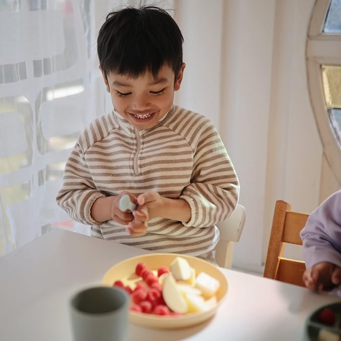 mushie Round Dinnerware Plates for Kids | Made in Denmark - Image 4