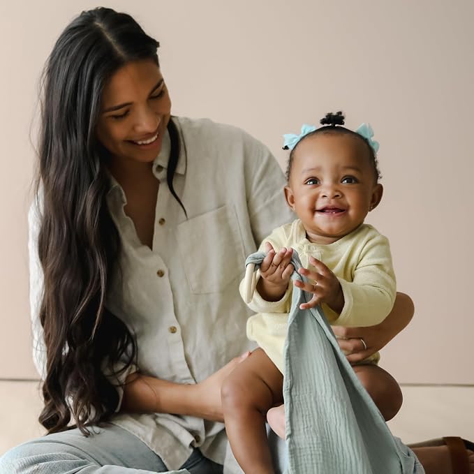 snuggle me® Nursing Cover - Image 6
