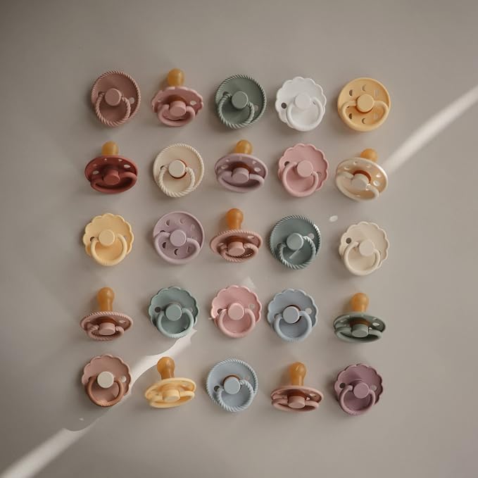 FRIGG Daisy Natural Rubber Baby Pacifier | Made in Denmark | BPA-Free 2-Pack - Image 9