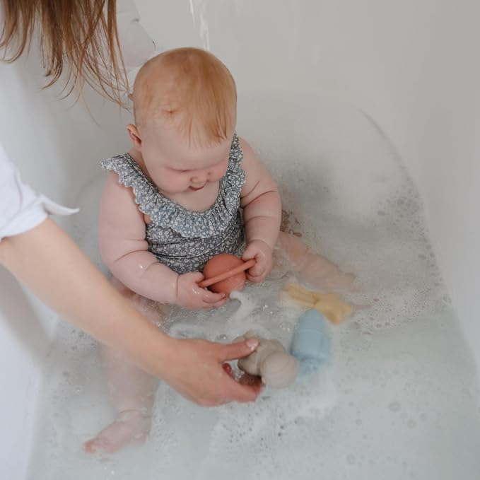 mushie Space Bath Toys Play Set - Image 6