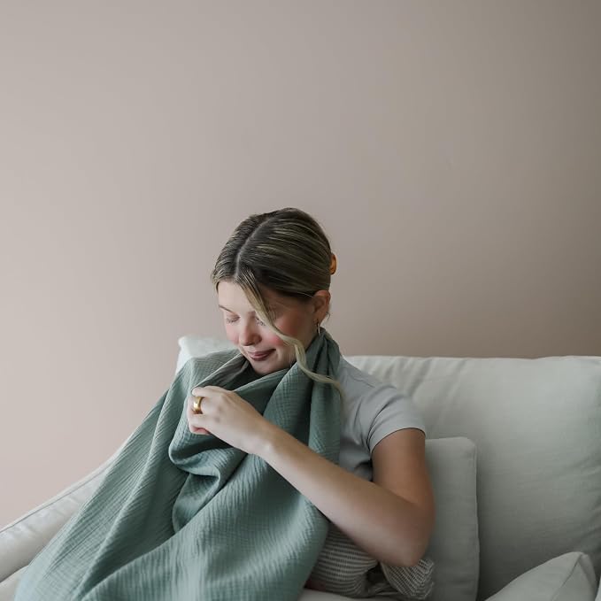 snuggle me® Nursing Cover - Image 5