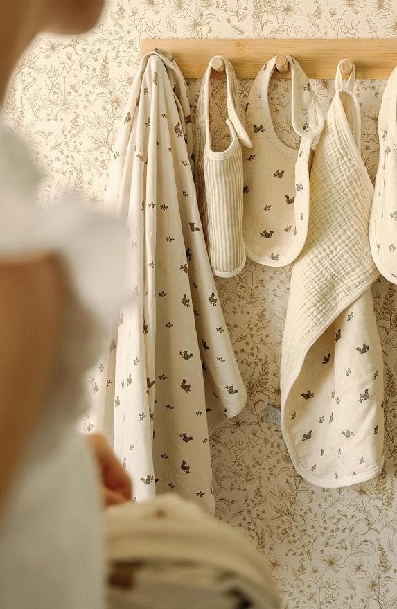 Oilo Burp Cloth 2-Pack Set, Organic Premium Cotton 4-Way Muslin, Luxuriously - Image 4