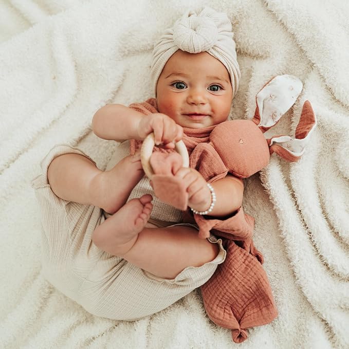 Mikito Organic Cotton Newborn Gifts Box, Unisex Loveys & Accessories incl. - Image 2