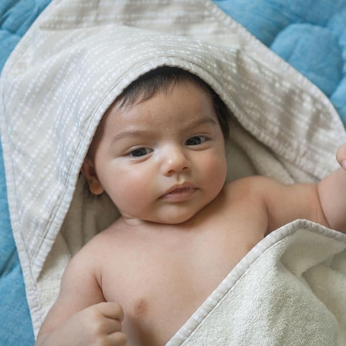 Crane Hooded Towel - Image 4