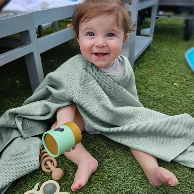 Little Rou Peekaboo Nursing Cover Up - Image 8