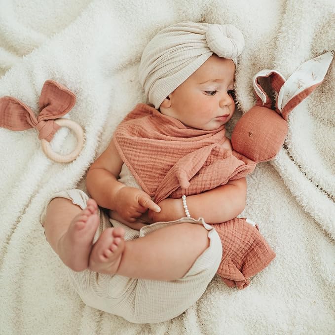 Mikito Organic Cotton Newborn Gifts Box, Unisex Loveys & Accessories incl. - Image 9