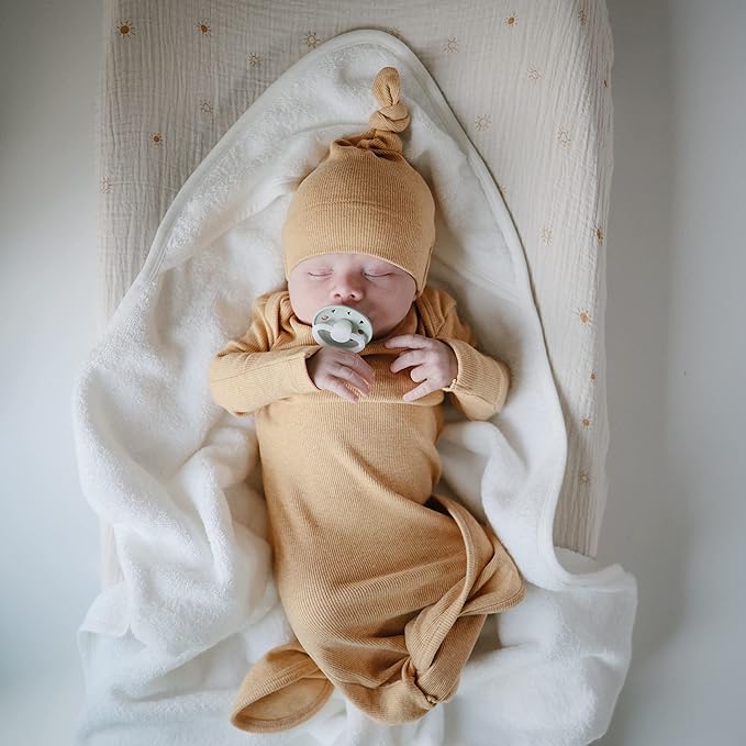 mushie Baby Hooded Towel | Organic Cotton - Image 4