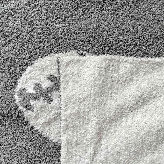 Cozy Baseball Pattern Blanket Perfect Lightweight Bedding - Image 4