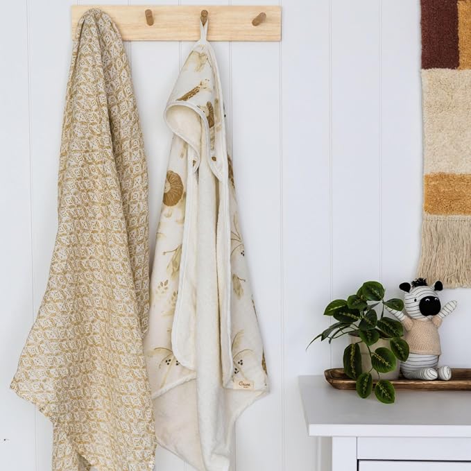 Crane Hooded Towel - Image 5