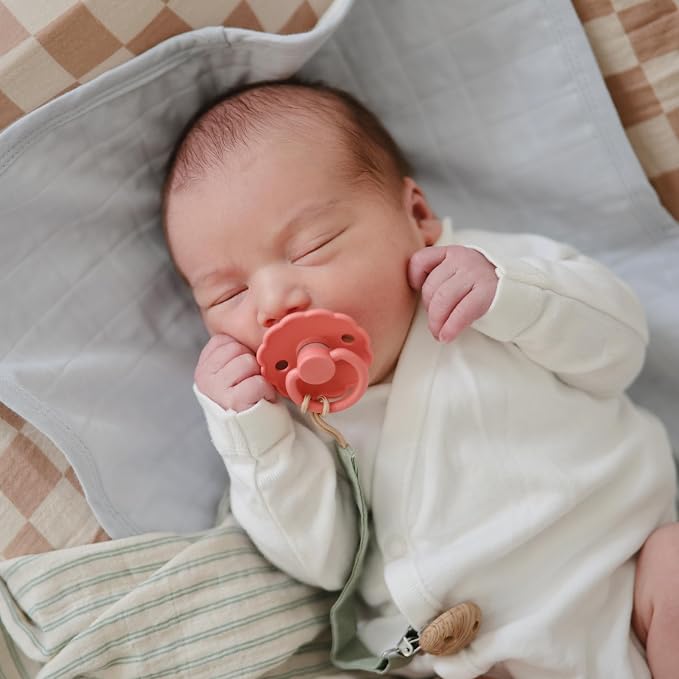FRIGG Daisy Natural Rubber Baby Pacifier | Made in Denmark | BPA-Free 2-Pack - Image 5