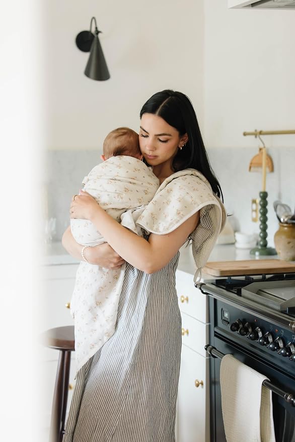 Oilo Burp Cloth 2-Pack Set, Organic Premium Cotton 4-Way Muslin, Luxuriously - Image 4