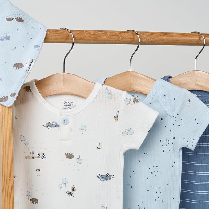 Gerber unisex-baby 9-piece Baby Gift Set - Image 3