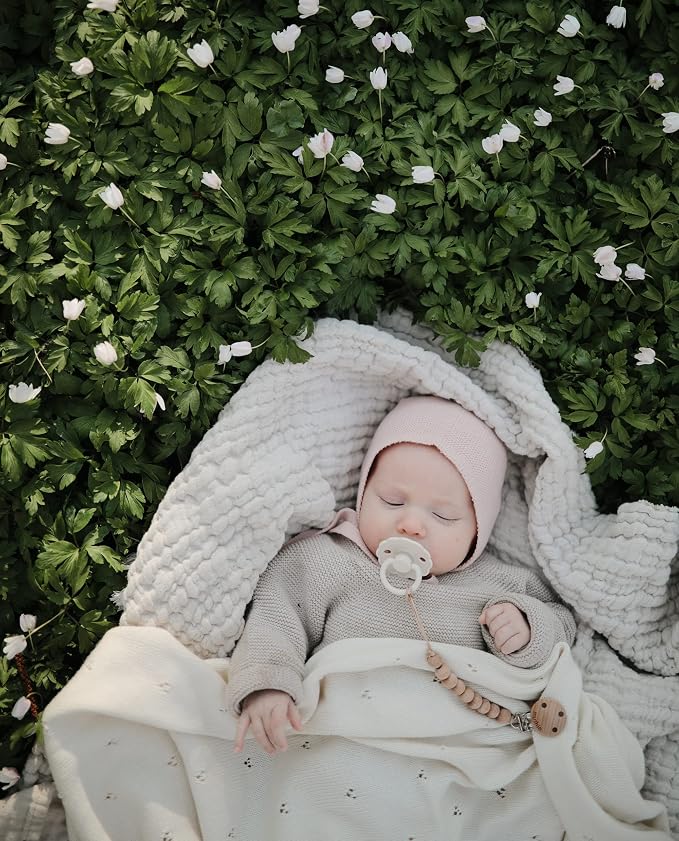 FRIGG Daisy Natural Rubber Baby Pacifier | Made in Denmark | BPA-Free 2-Pack - Image 5
